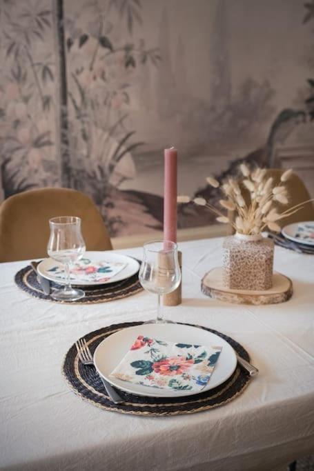 Appartement Avec Son Patio Dans Centre Historique De Bourg 外观 照片