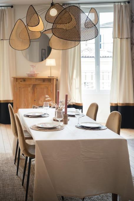 Appartement Avec Son Patio Dans Centre Historique De Bourg 外观 照片