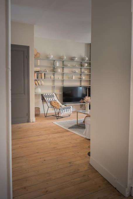Appartement Avec Son Patio Dans Centre Historique De Bourg 外观 照片