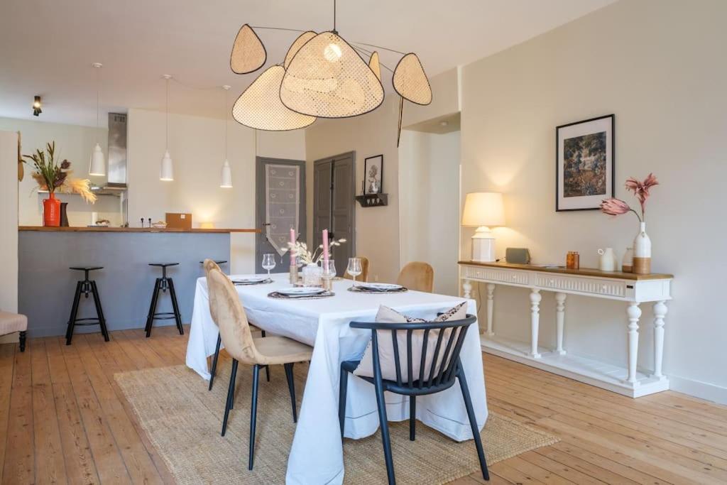 Appartement Avec Son Patio Dans Centre Historique De Bourg 外观 照片